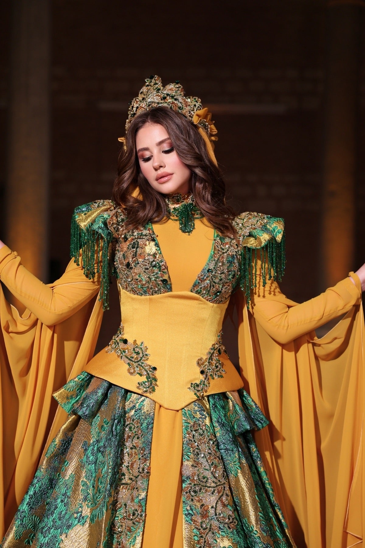 AHENK SARI ZÜMRÜT KORSELİ YÖRESEL KAFTAN