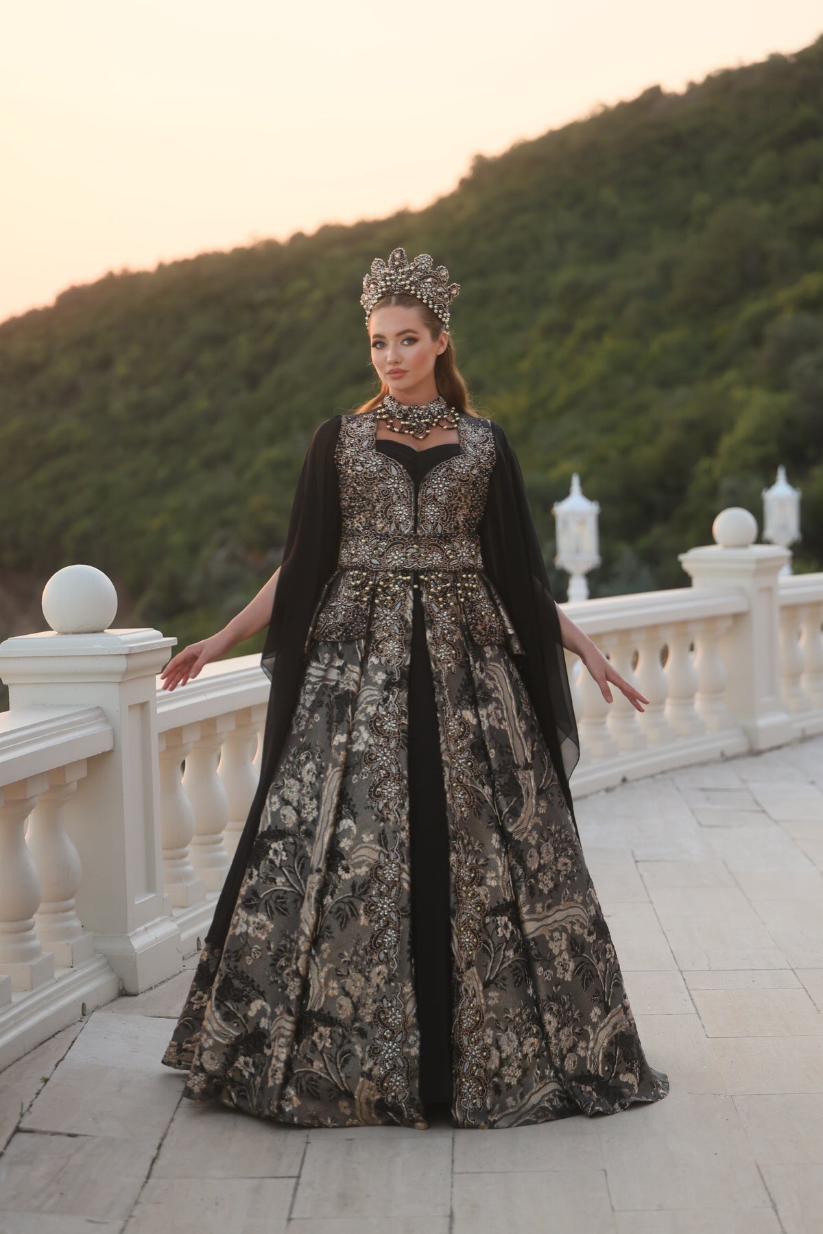 ŞİFON KOL KALP YAKA YÖRESEL KAFTAN