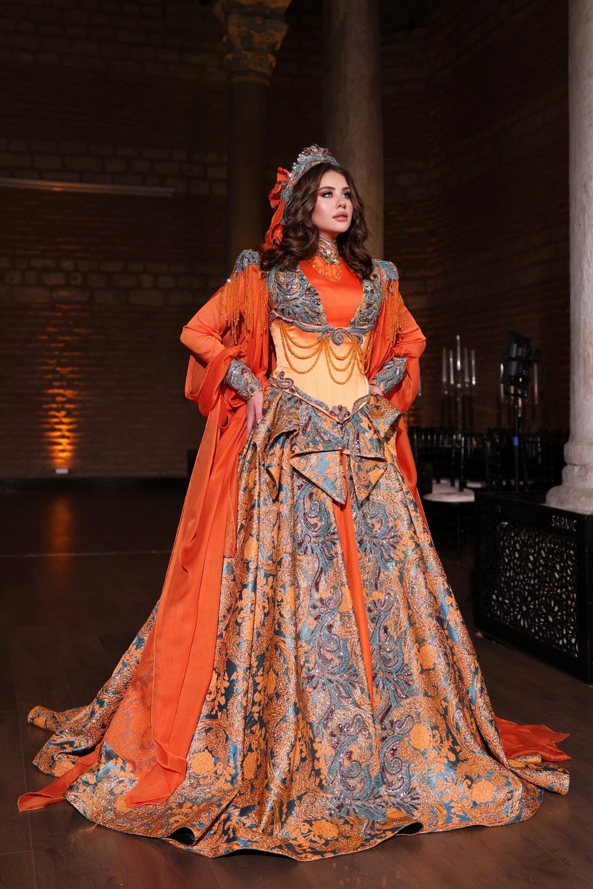 ANKA TURUNCU KORSELİ YÖRESEL KAFTAN