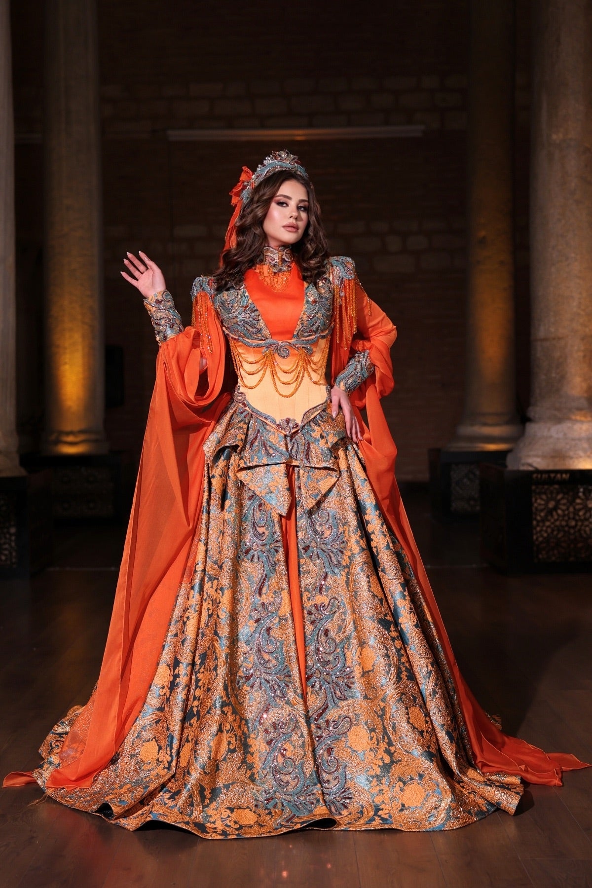 ANKA TURUNCU KORSELİ YÖRESEL KAFTAN