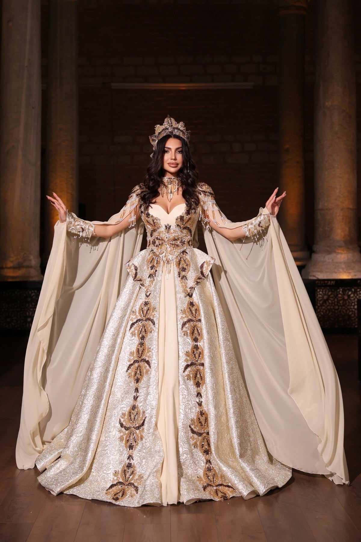 EFSUN KREM GOLD YÖRESEL KAFTAN