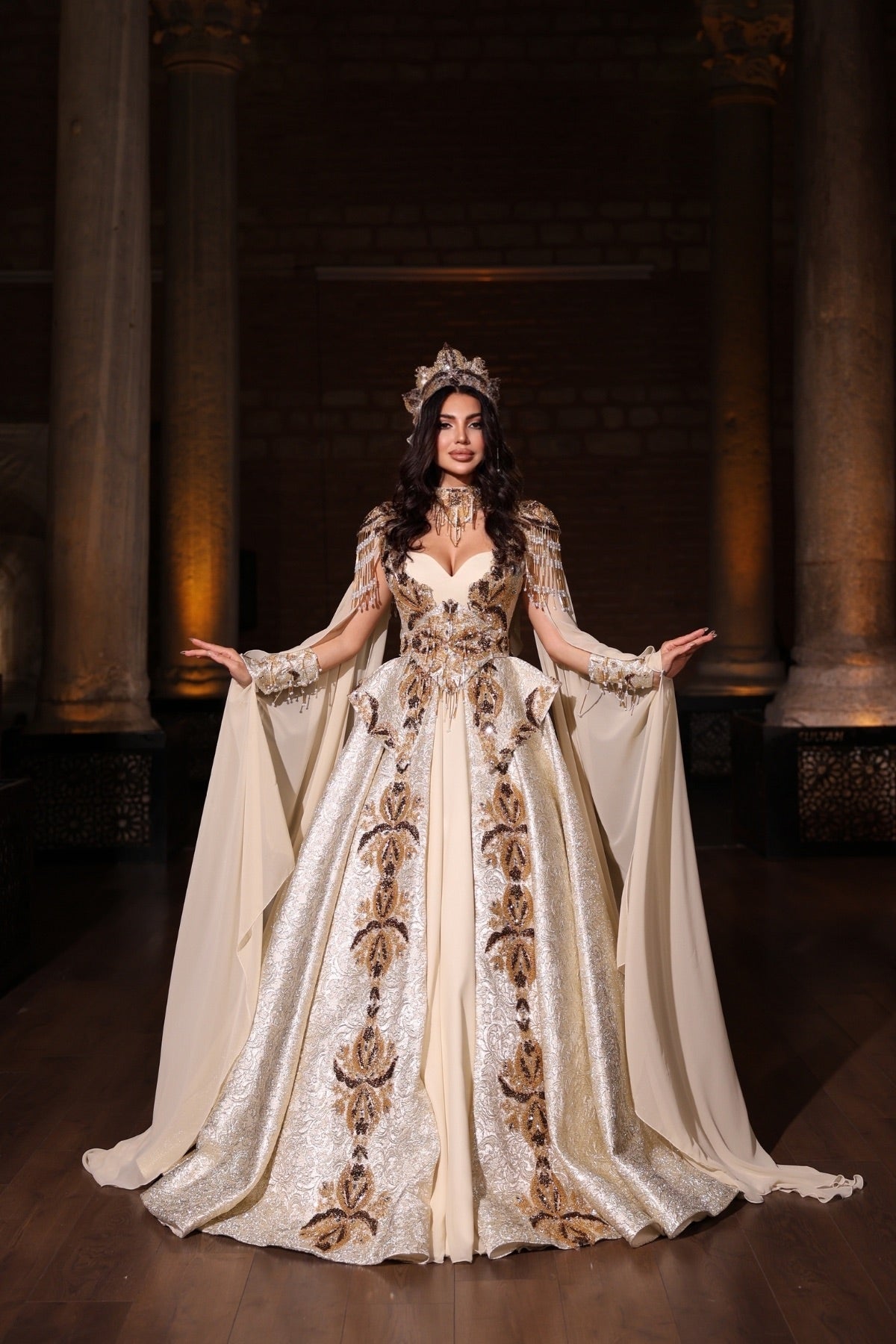 EFSUN KREM GOLD YÖRESEL KAFTAN