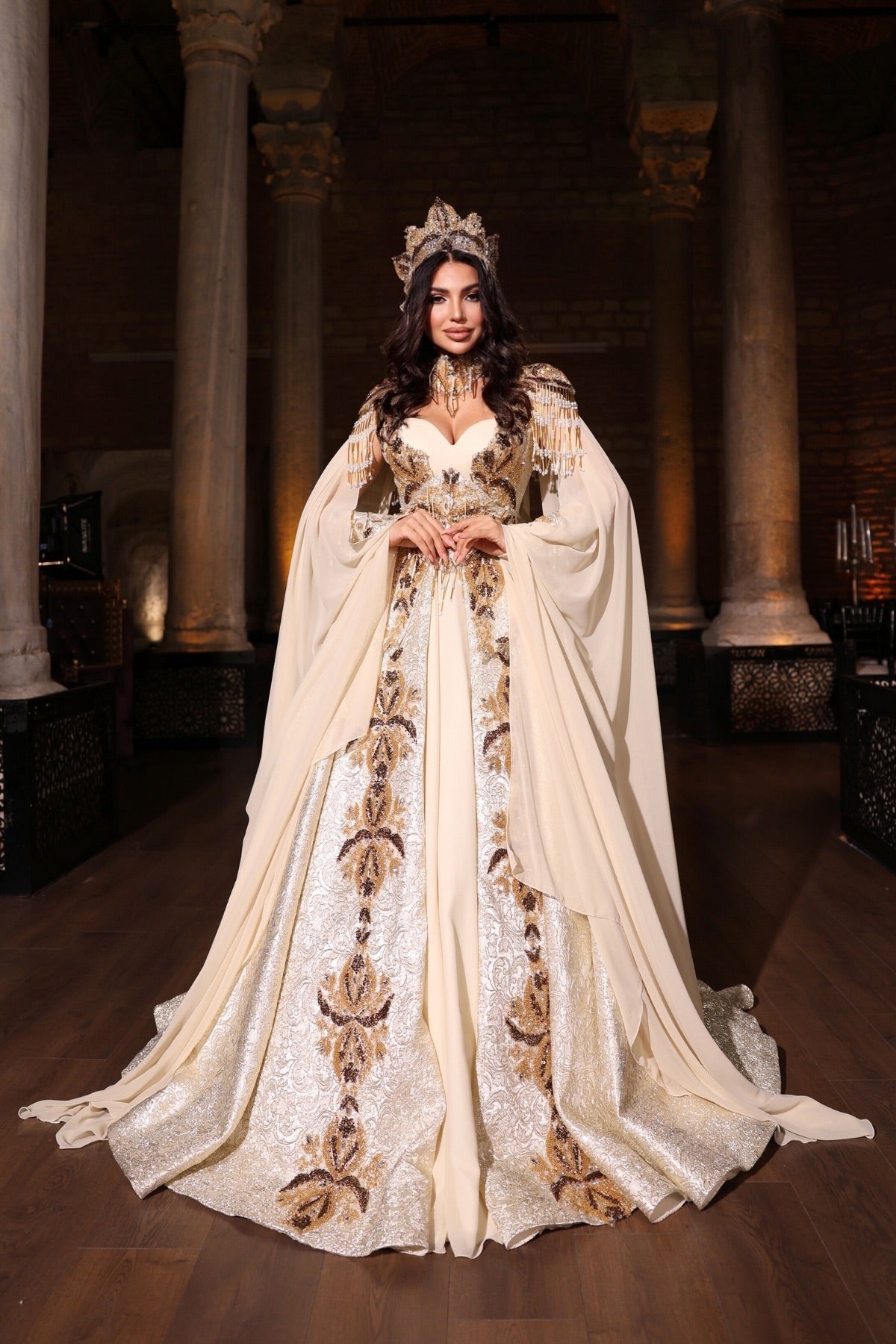 EFSUN KREM GOLD YÖRESEL KAFTAN