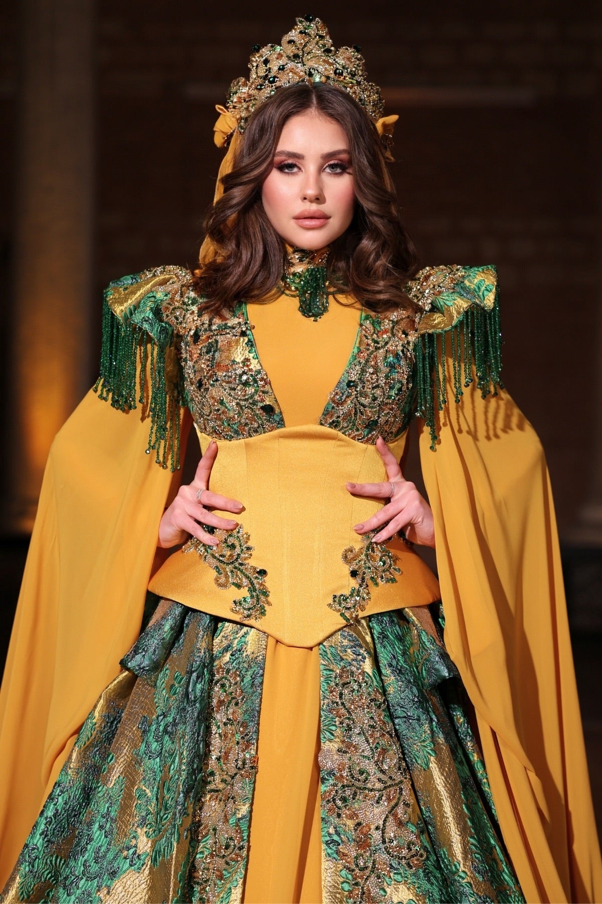 AHENK SARI ZÜMRÜT KORSELİ YÖRESEL KAFTAN