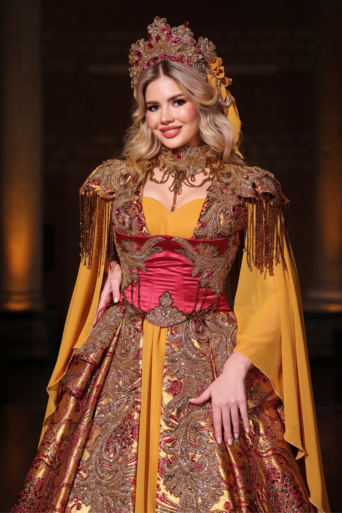 IŞIL FUŞYA SARI KORSELİ YÖRESEL KAFTAN