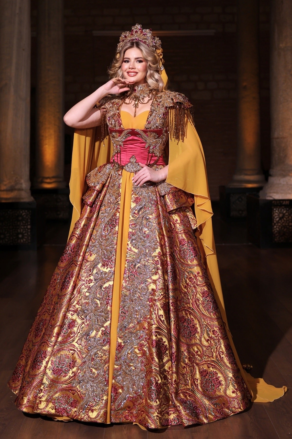 IŞIL FUŞYA SARI KORSELİ YÖRESEL KAFTAN