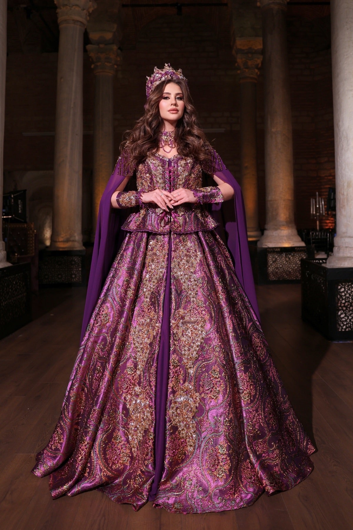 EDA MOR YÖRESEL KAFTAN