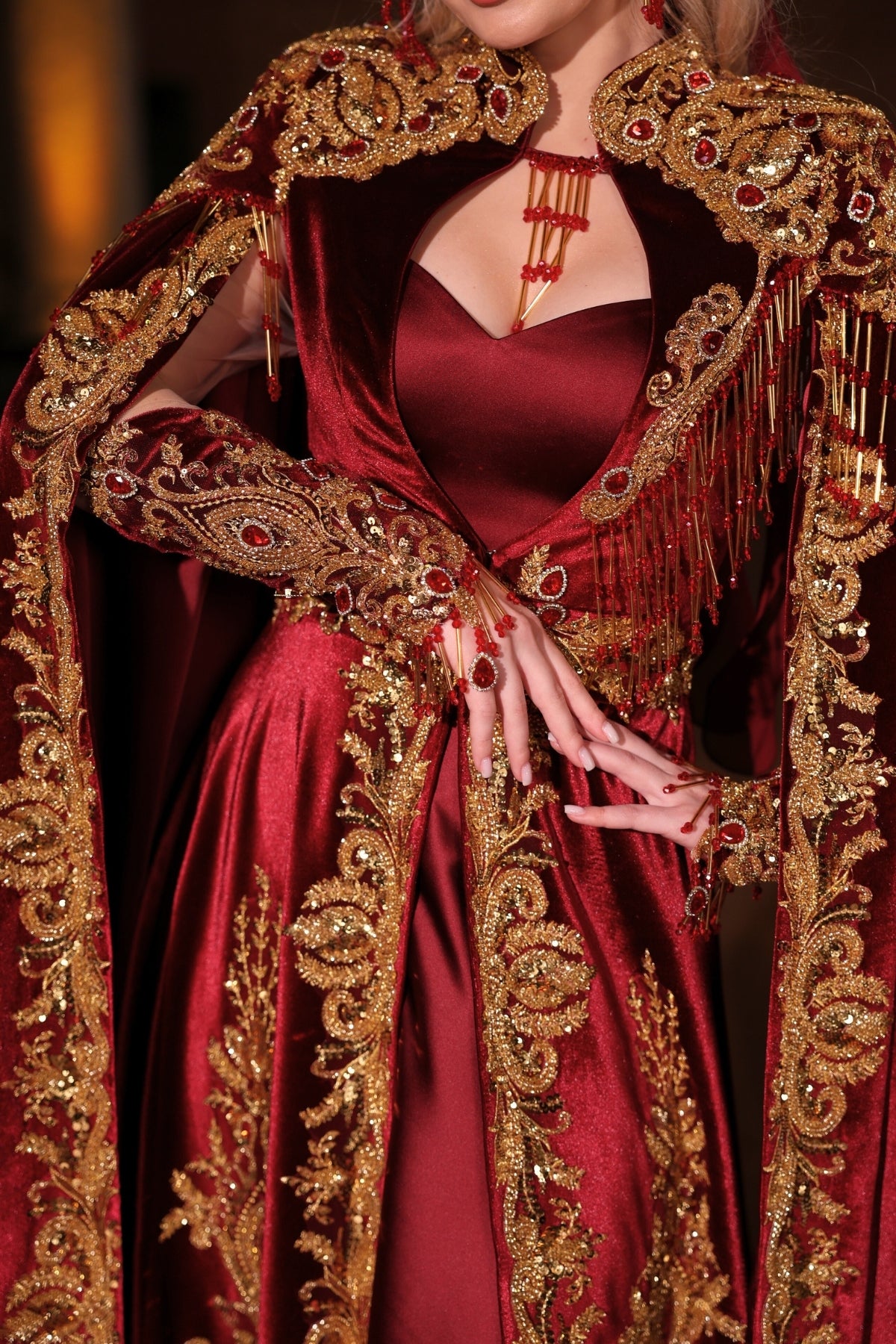 ATEŞ KIRMIZI ALTIN YÖRESEL KAFTAN