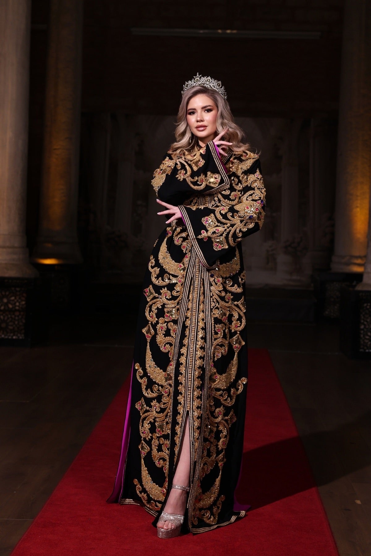 ASALET SİYAH ALTIN İŞLEMELİ KINA FİSTAN