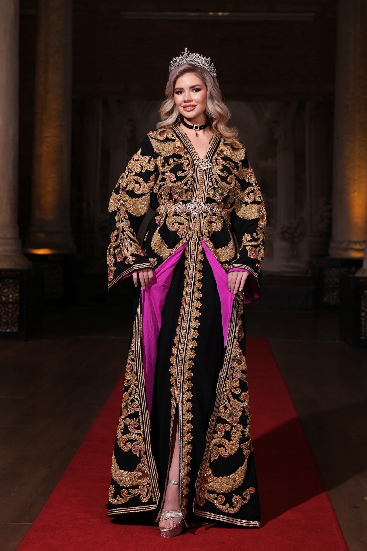 ASALET SİYAH ALTIN İŞLEMELİ KINA FİSTAN