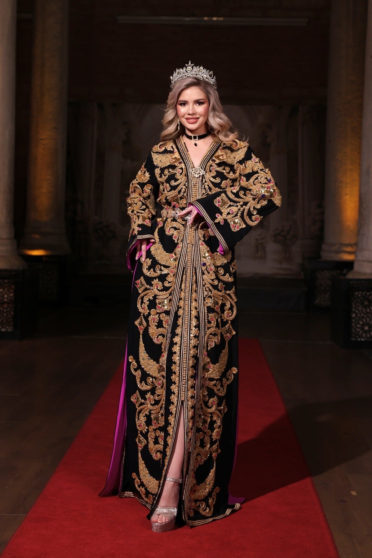 ASALET SİYAH ALTIN İŞLEMELİ KINA FİSTAN