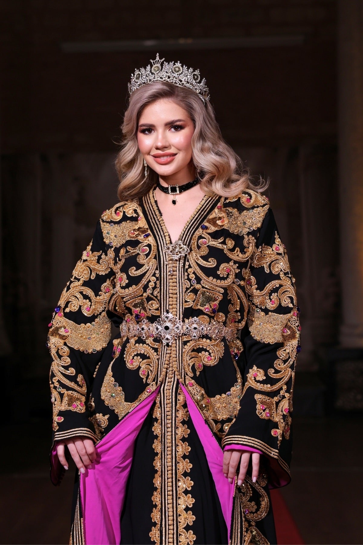 ASALET SİYAH ALTIN İŞLEMELİ KINA FİSTAN