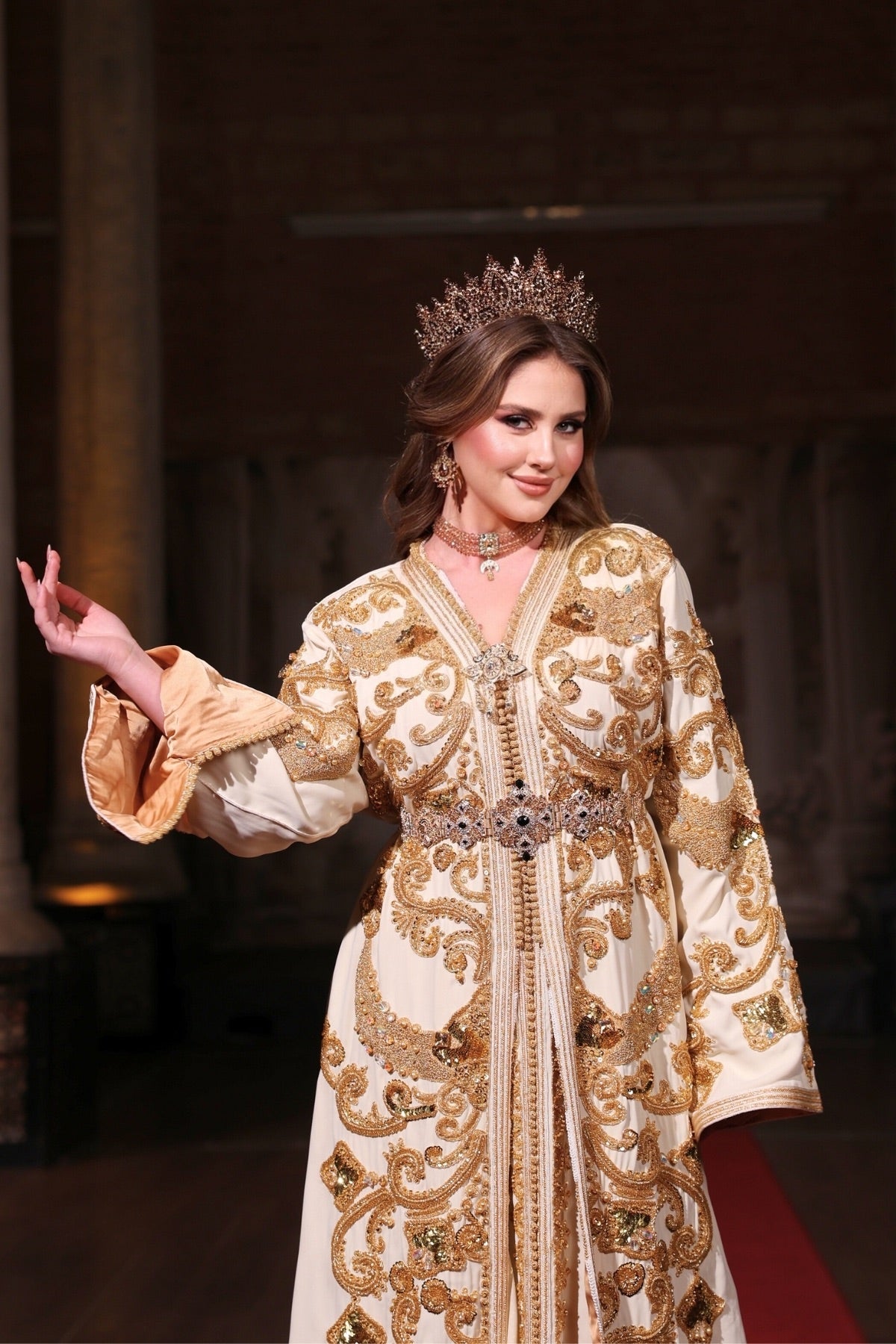 MELEK KREM ALTIN İŞLEMELİ KINA FİSTAN