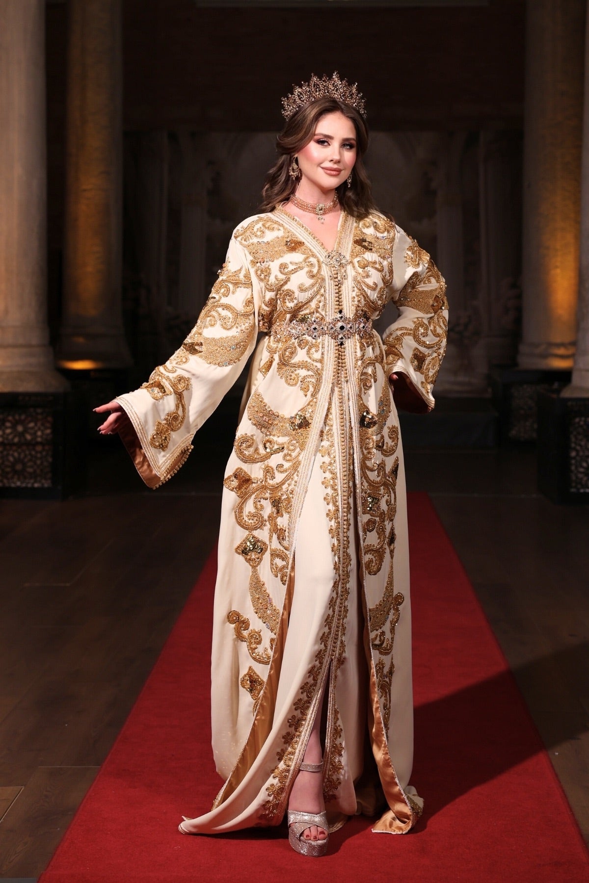 MELEK KREM ALTIN İŞLEMELİ KINA FİSTAN