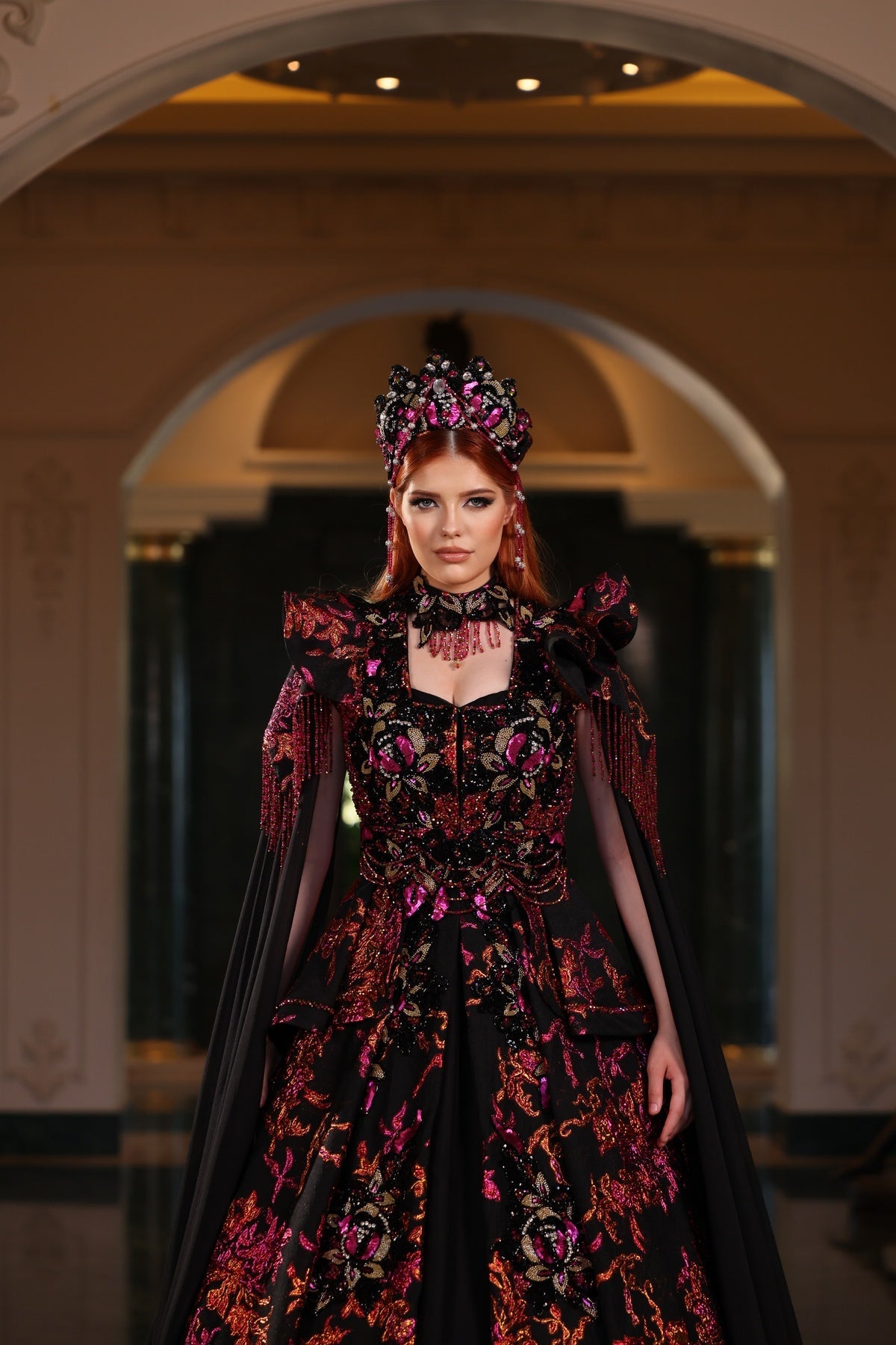 ÇİFT VOLANLI ŞİFON KOL M YAKA YÖRESEL KAFTAN