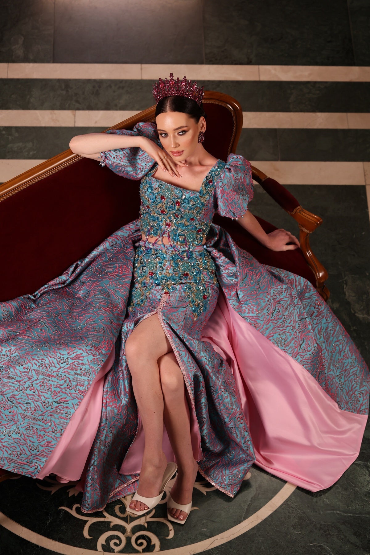 BALON KOL KARE YAKA DEMONTO BALIK KINALIK