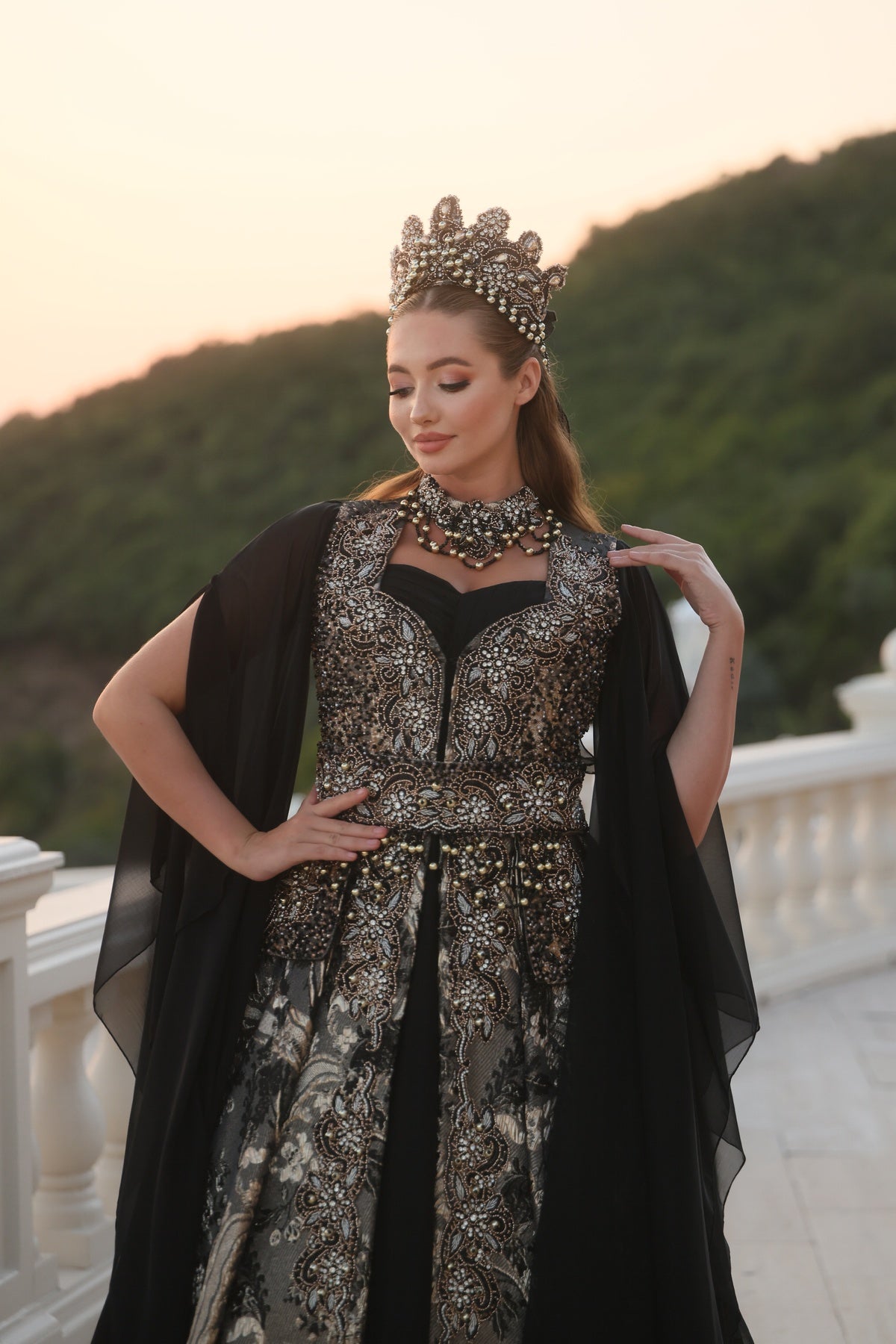 ŞİFON KOL KALP YAKA YÖRESEL KAFTAN