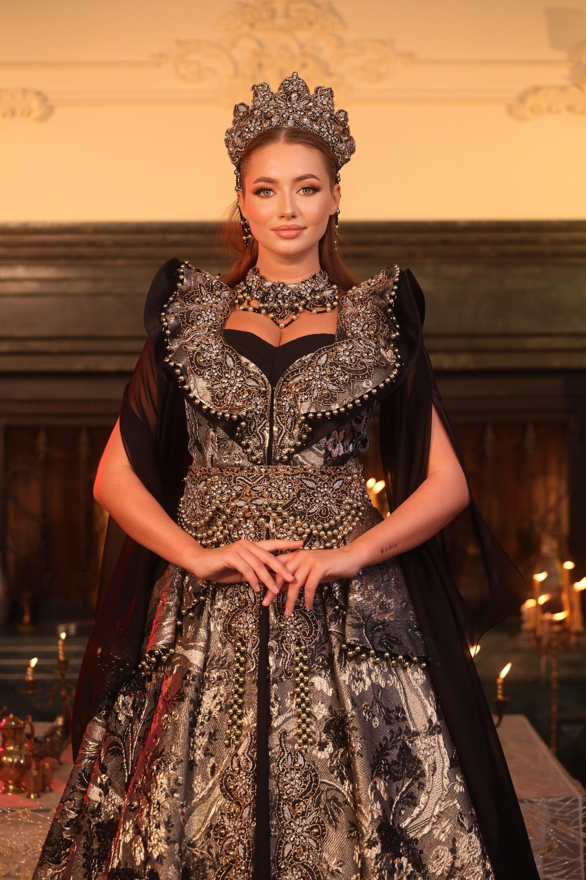 OMUZ VALONLU ŞİFON KOL KALP YAKA YÖRESEL KAFTAN