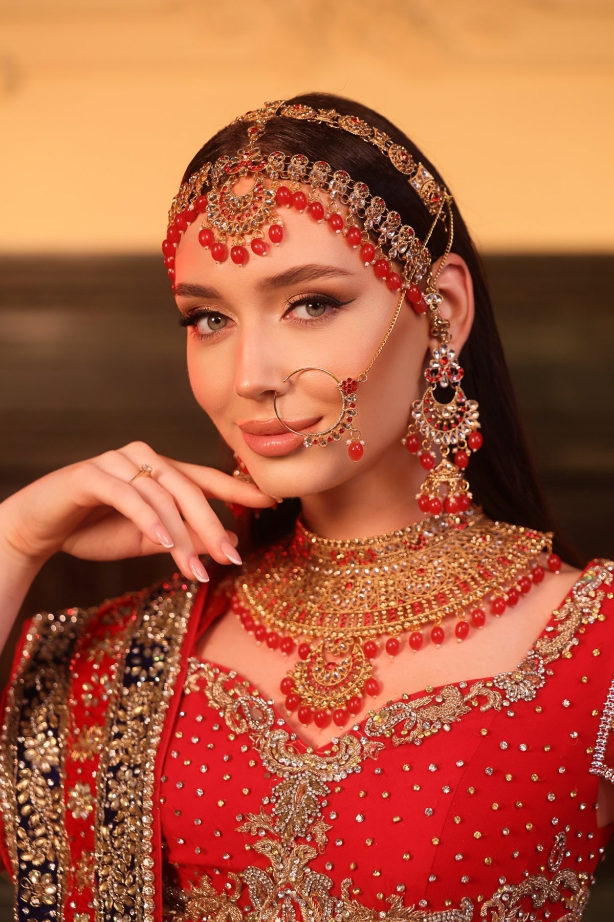 DÜŞÜK OMUZ M YAKA HİNT MODEL KINALIK