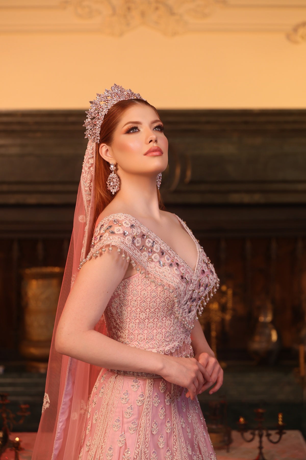 MADONNA YAKA İKİ PARÇA HİNT MODEL KINALIK