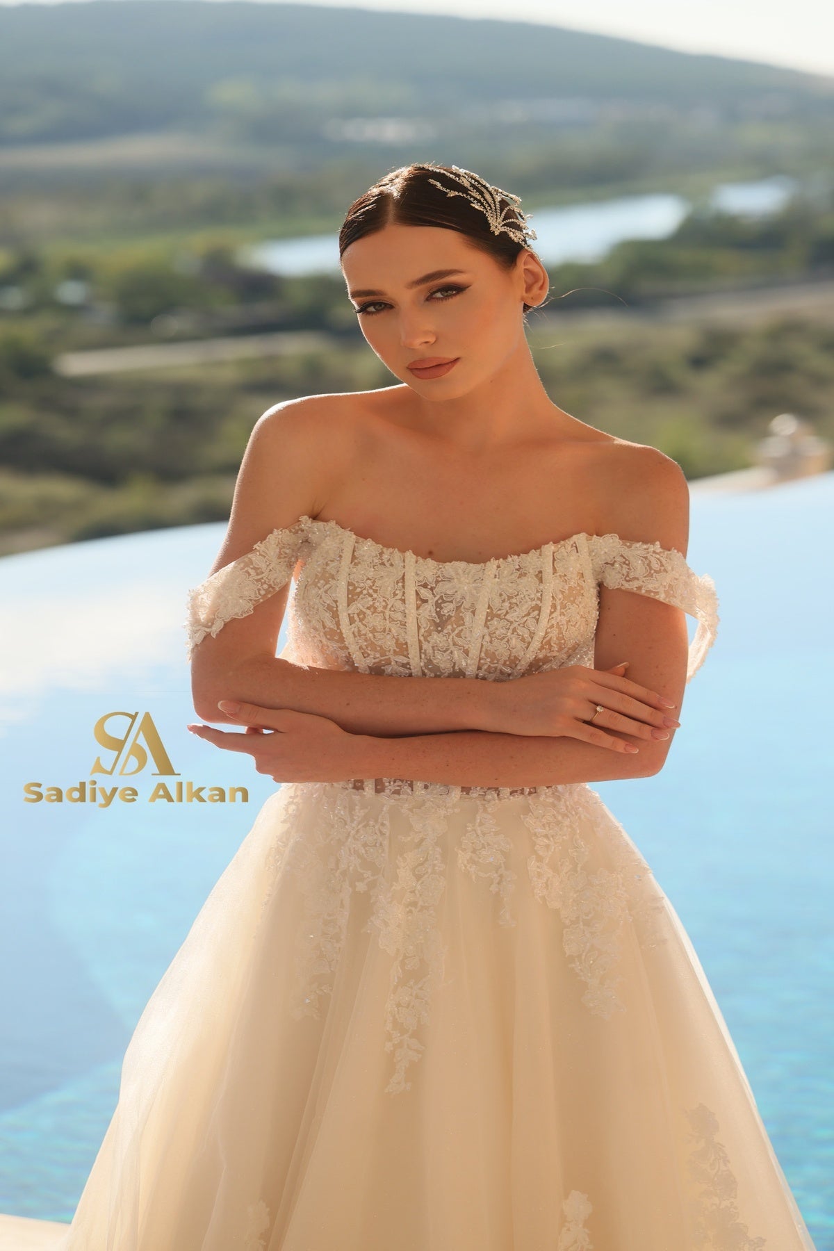 MADONNA YAKA TRANSPARAN HELEN GELİNLİK